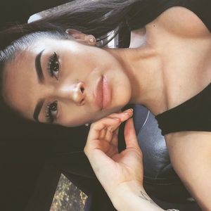 Meet your Posher, Dezi